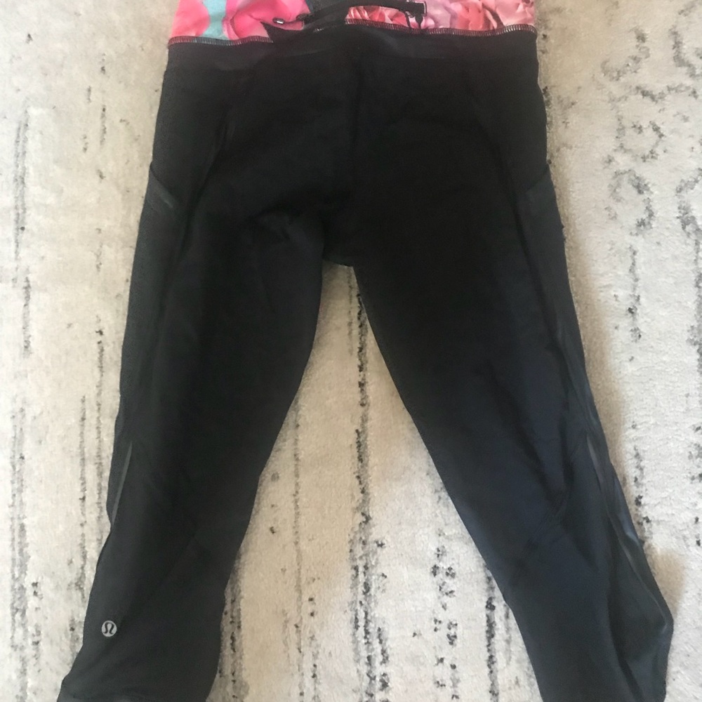 LULULEMON-floral top capris